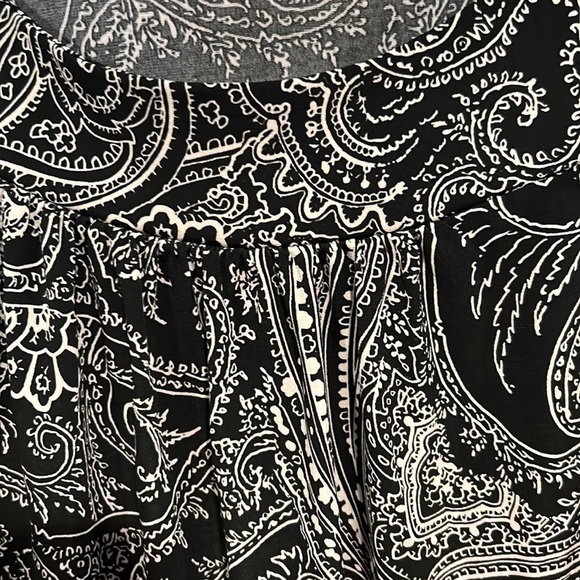 CHICO’S Black and White Blouse puff sleeves size 3 (XL) - Picture 3 of 8